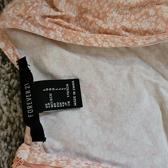 STUNNING FLORAL CUT OUT DRESS WITH LONG SLEEVES - Picture 8 of 10